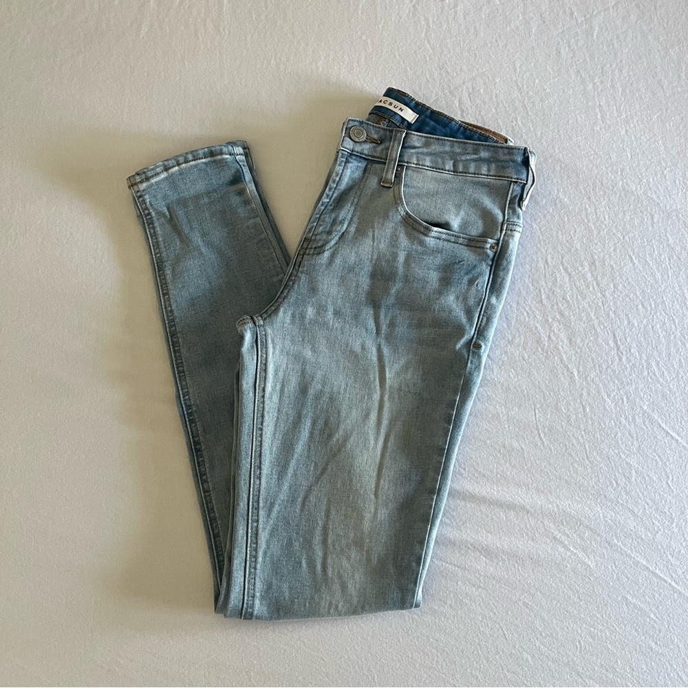 PacSun Size 28X30 Light Wash Skinny Jeans With Stretch Zipper And Button Closure